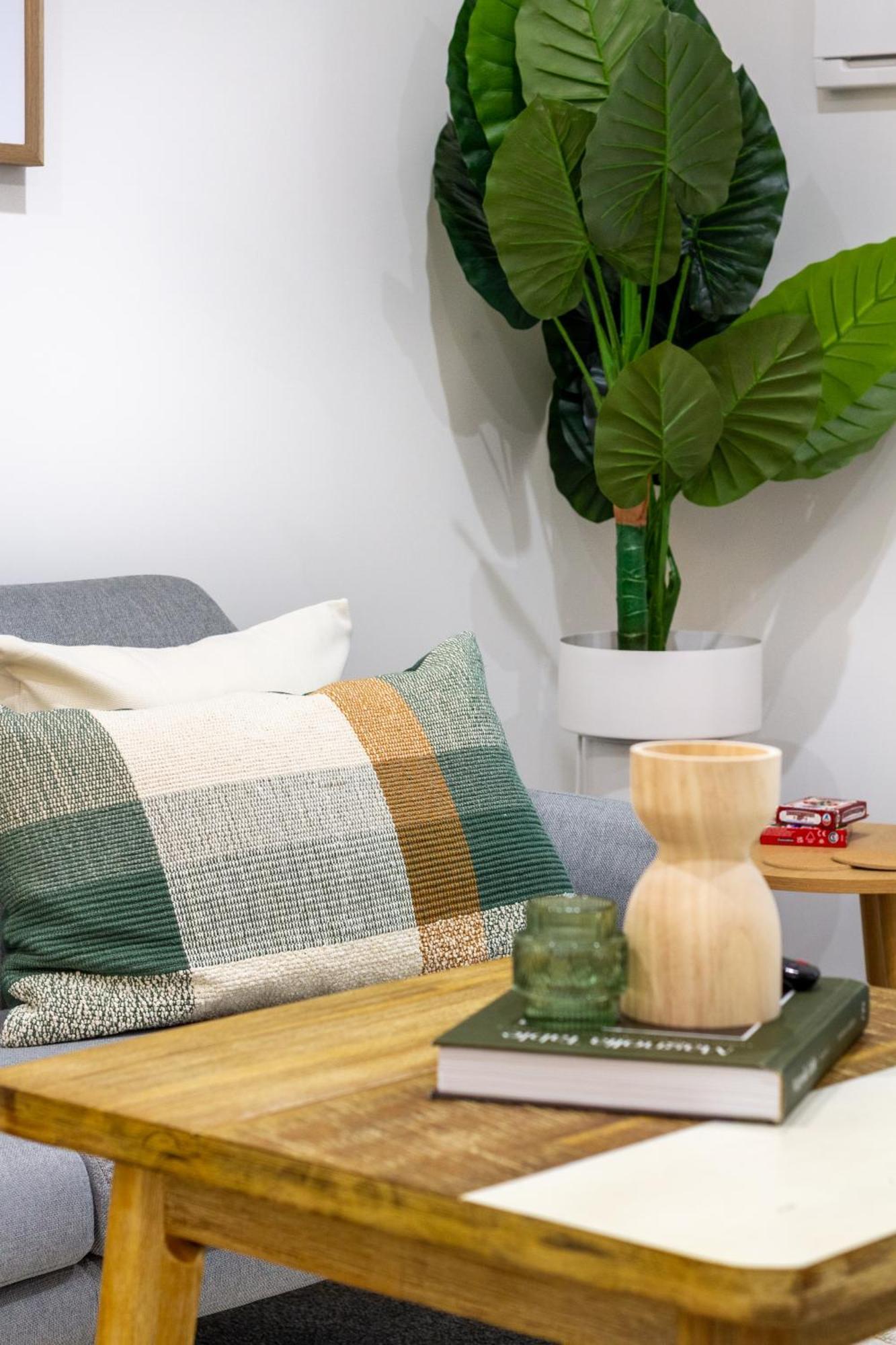 Urban Retreat: 2-Br Gem In Central Christchurch Apartman Kültér fotó