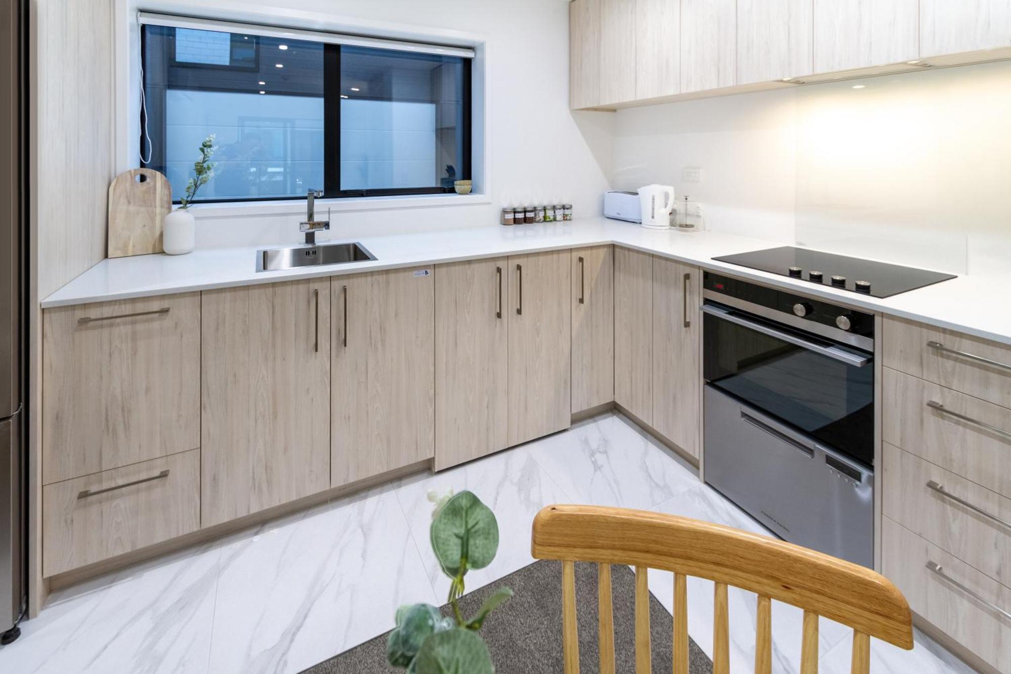 Urban Retreat: 2-Br Gem In Central Christchurch Apartman Kültér fotó
