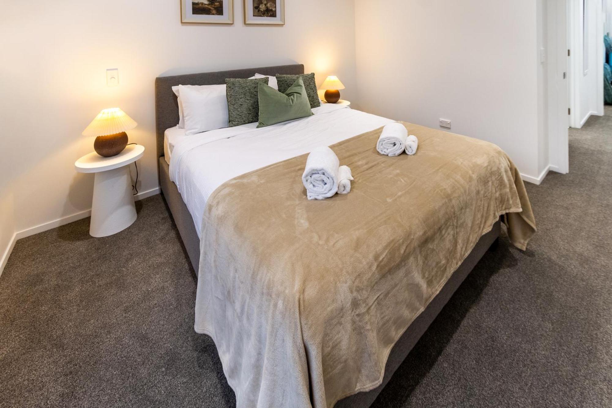 Urban Retreat: 2-Br Gem In Central Christchurch Apartman Kültér fotó